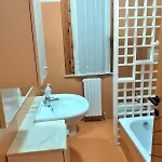 Apartamento Vacanze A Tra Centro E Mare-vicino Ospedale - Oleandro *