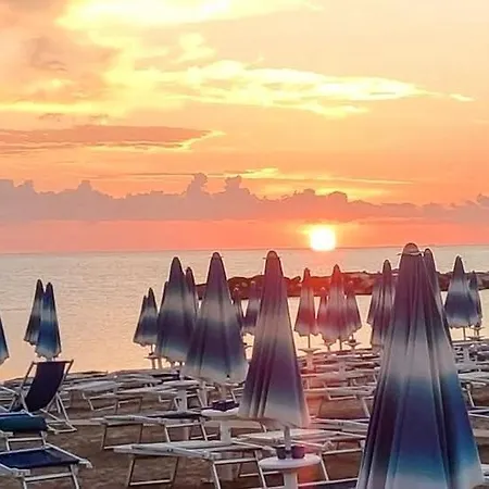 Apartment A Tra Centro E Mare-vicino Ospedale - Oleandro Fano