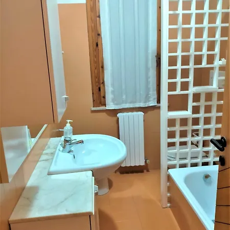 Apartment A Tra Centro E Mare-vicino Ospedale - Oleandro *